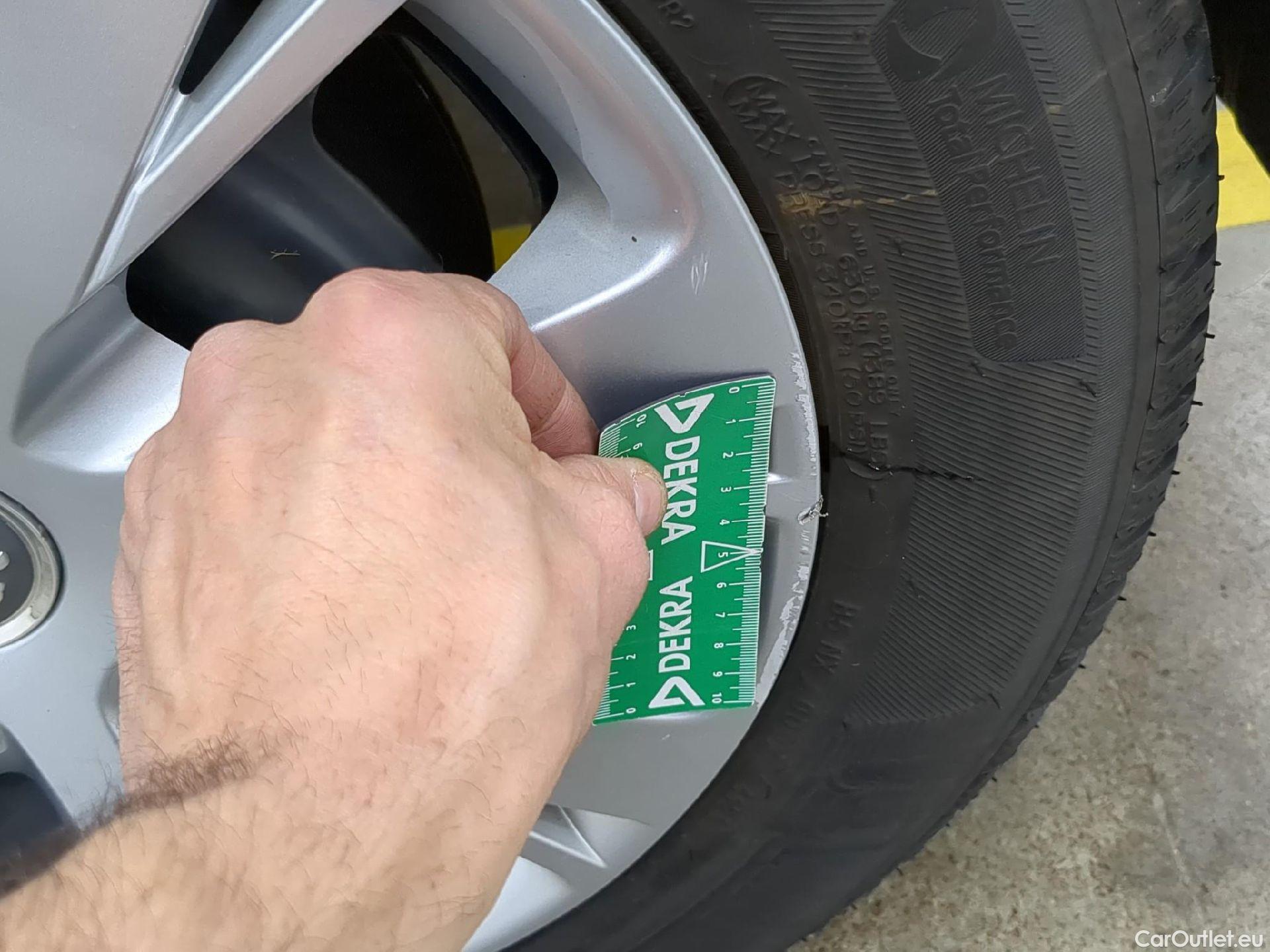  Peugeot  208  Affaire Premium Pack 1.2 80CV BVM5 E6dT #11