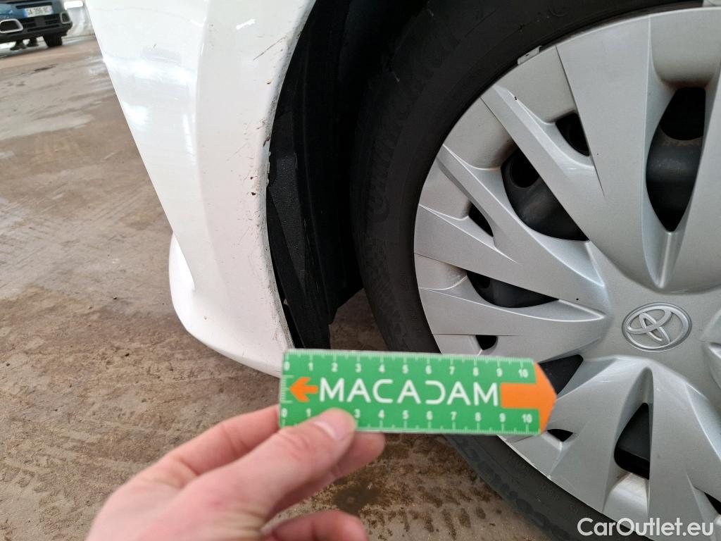  Toyota  Yaris TOYOTA  Hybride / 2019 / 5P / Berline Hybride 116h France Business Stage Acad #19