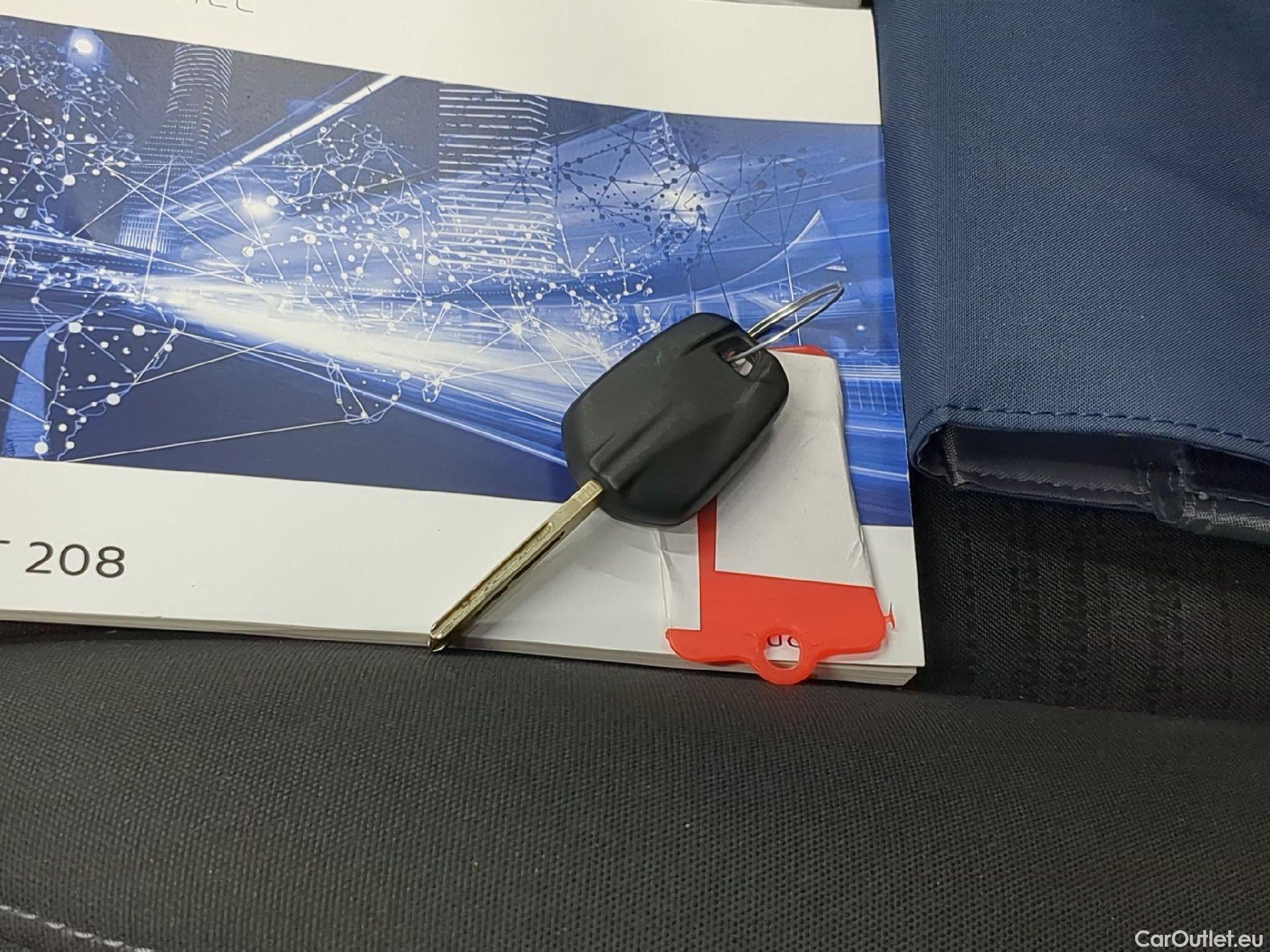  Peugeot  208  Affaire Premium Pack 1.2 80CV BVM5 E6dT #2