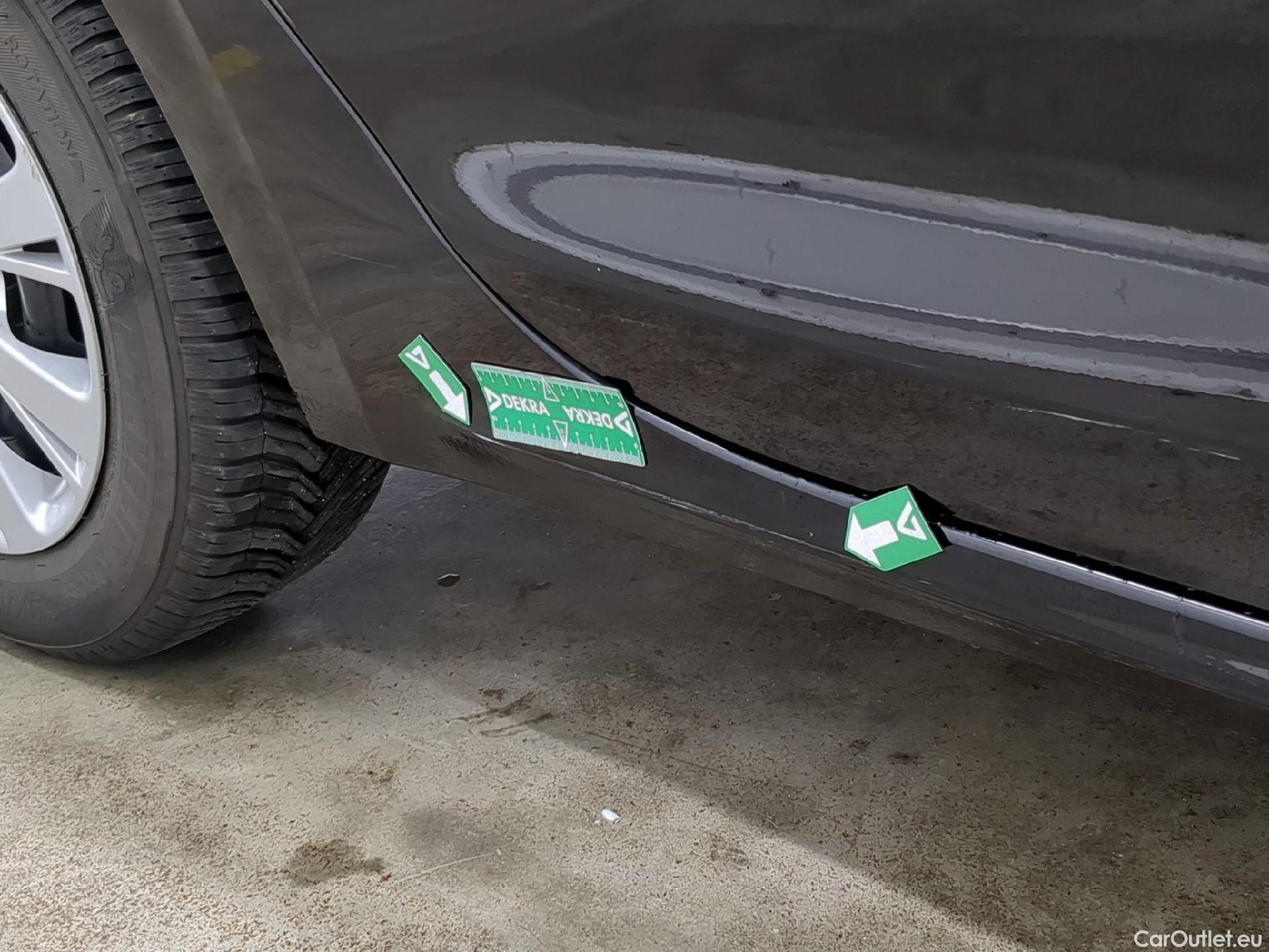  Peugeot  208  Affaire Premium Pack 1.2 80CV BVM5 E6dT #51