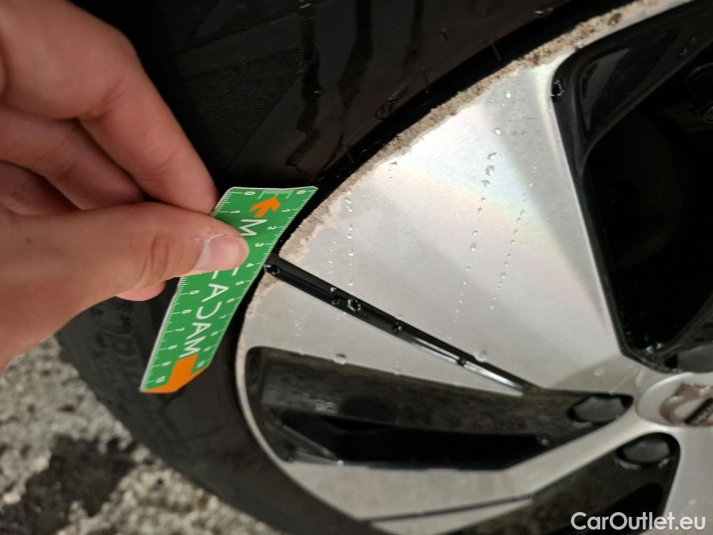  Volvo  XC 40 XC40 Momentum Plug-in Hybrid 2WD 1.5 #4