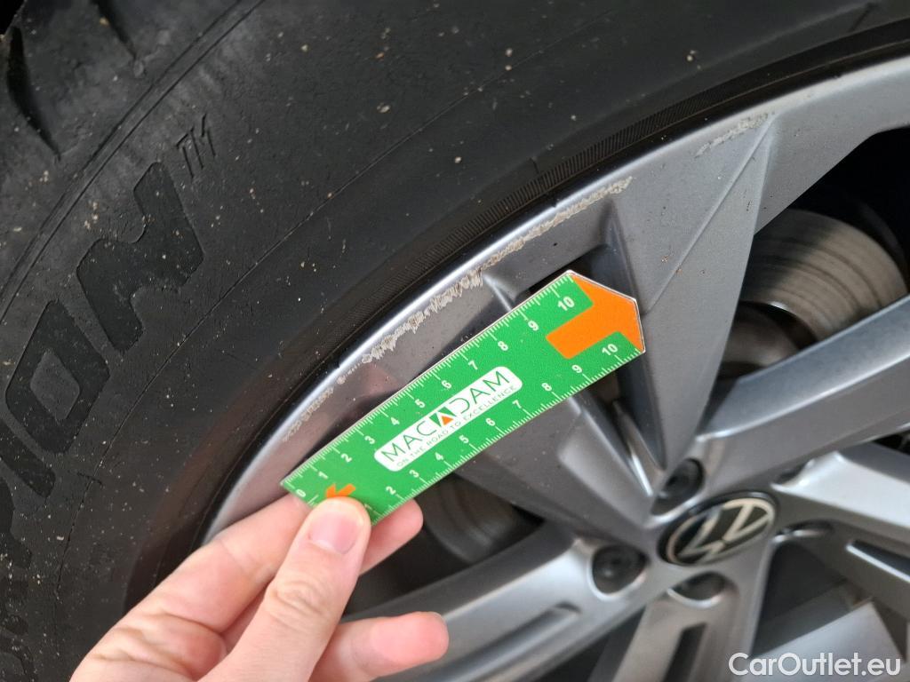  Volkswagen  Tiguan VOLKSWAGEN  / 2020 / 5P / SUV 1.4 eHybrid 245 DSG6 R-Line Exclusive #10