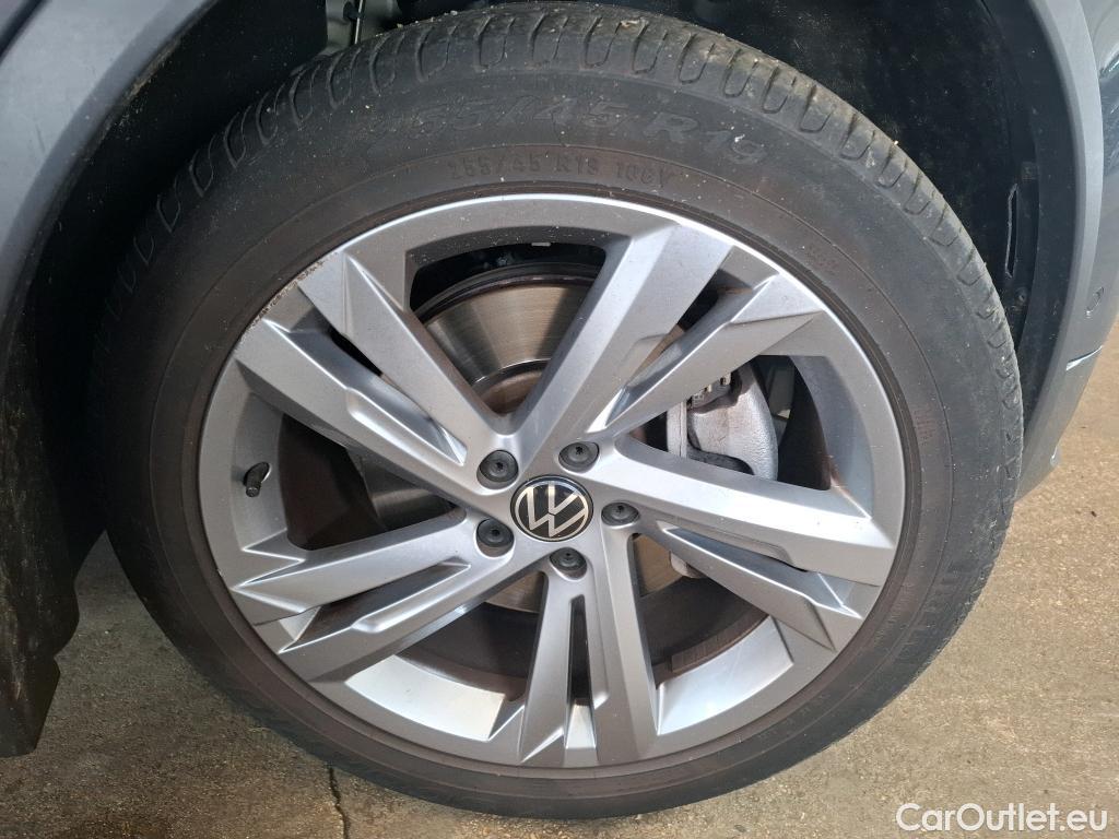  Volkswagen  Tiguan VOLKSWAGEN  / 2020 / 5P / SUV 1.4 eHybrid 245 DSG6 R-Line Exclusive #3