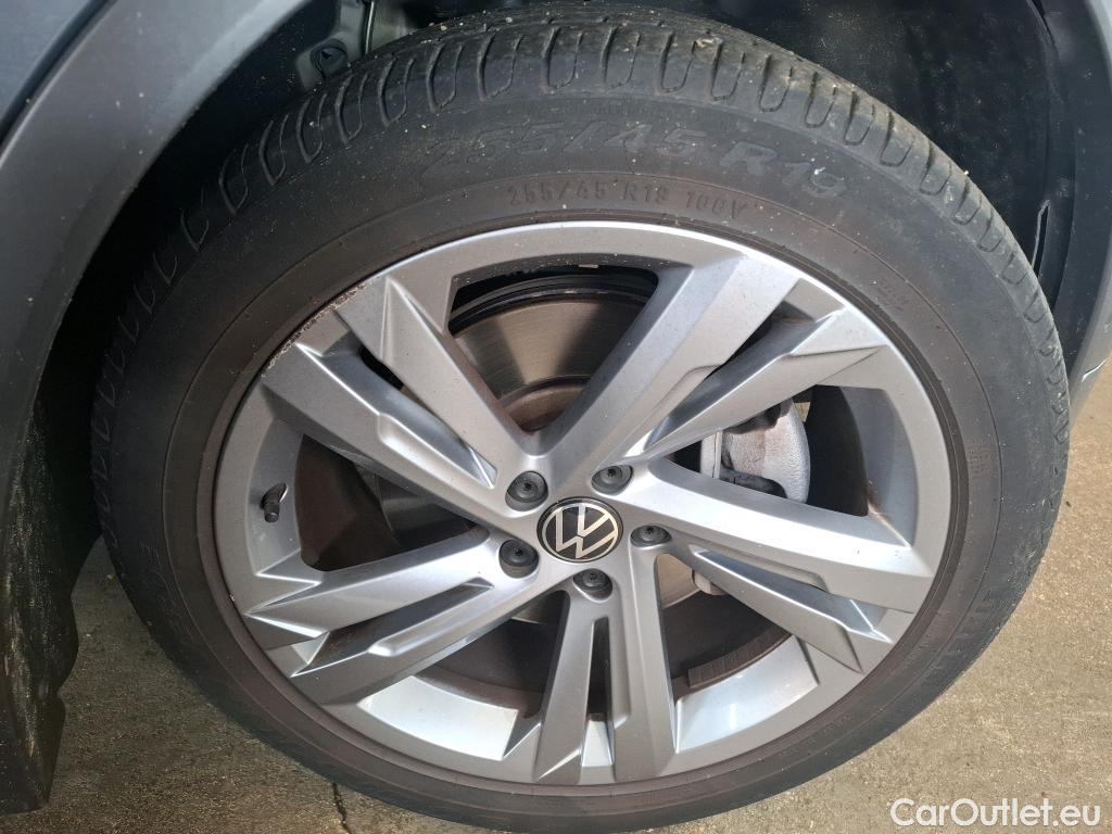  Volkswagen  Tiguan VOLKSWAGEN  / 2020 / 5P / SUV 1.4 eHybrid 245 DSG6 R-Line Exclusive #20