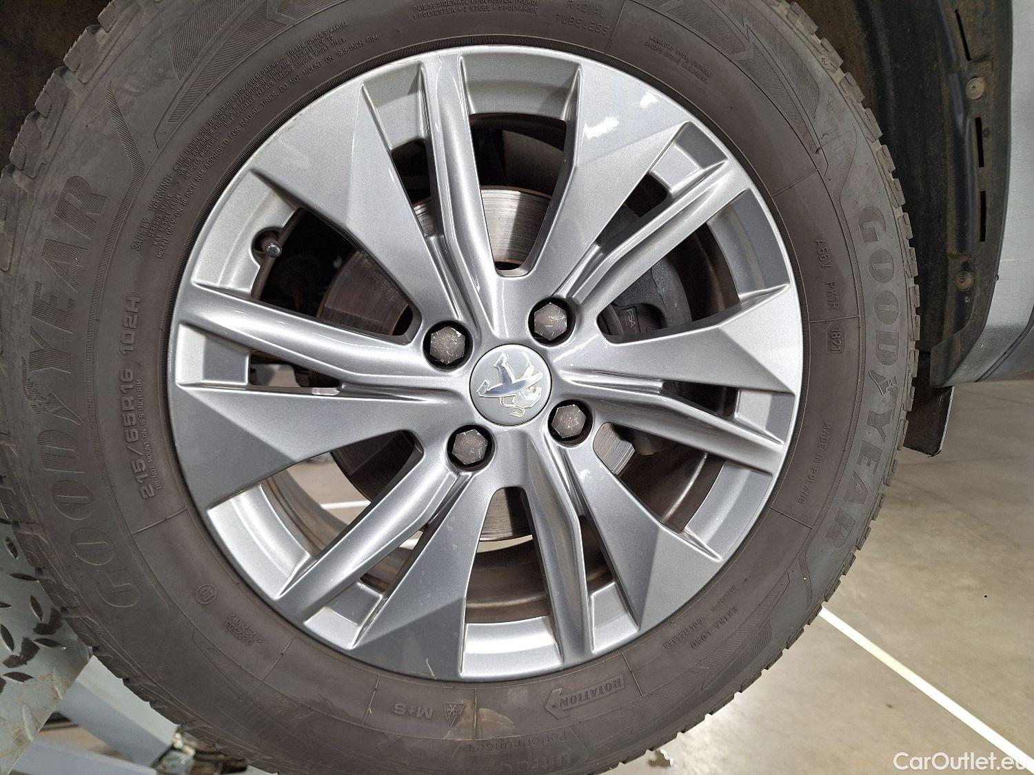  Peugeot  2008 Peugeot,  '19, Peugeot  1.5 BlueHDi 81kW S&S Active Pack 5d #1