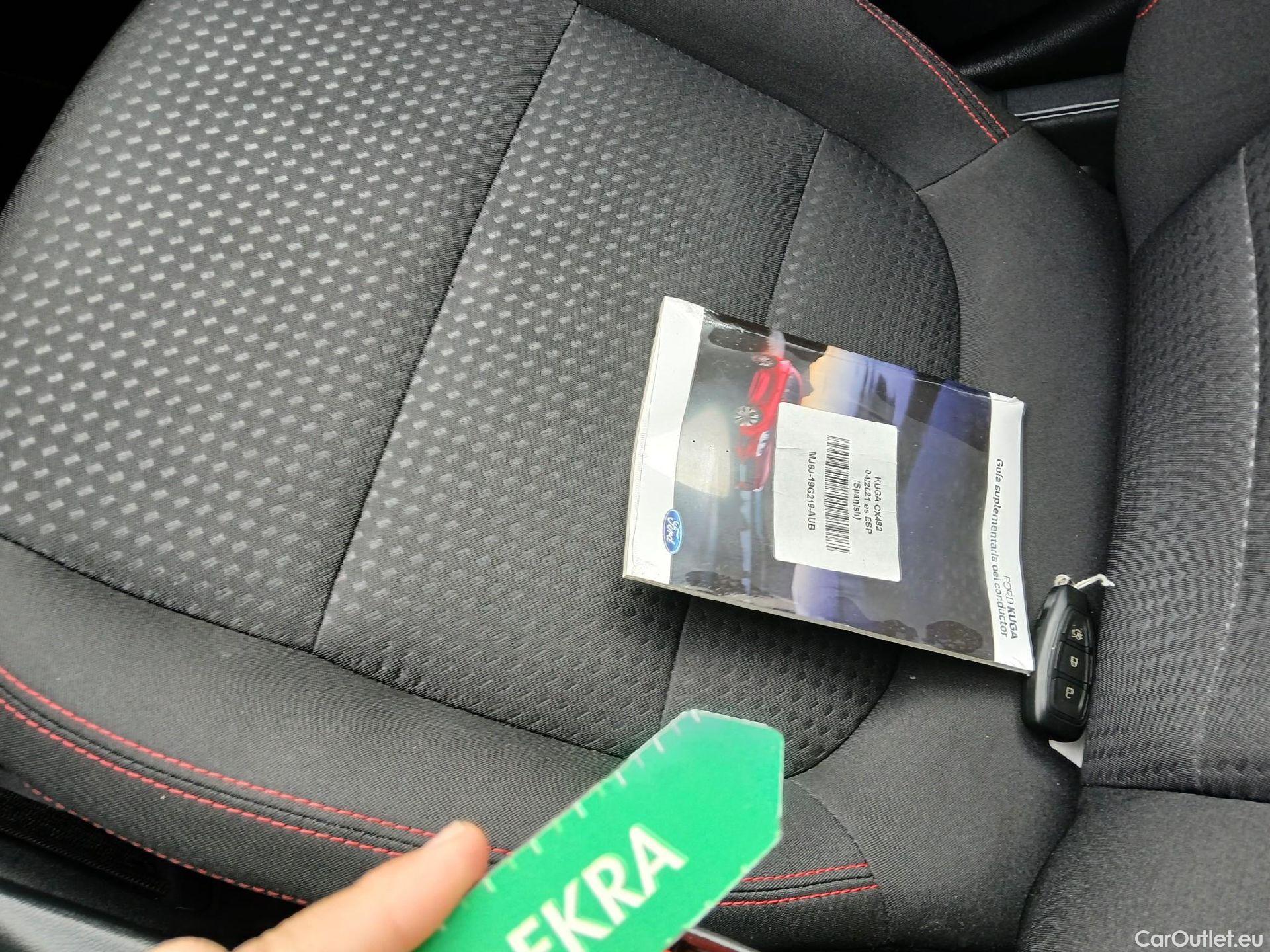  Ford  Kuga FORD  / 2019 / 5P / todoterreno ST-Line 1.5 EcoBlue 88kW (120CV) #4