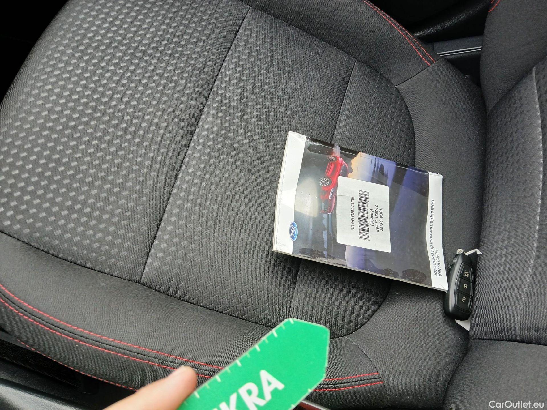  Ford  Kuga FORD  / 2019 / 5P / todoterreno ST-Line 1.5 EcoBlue 88kW (120CV) #3