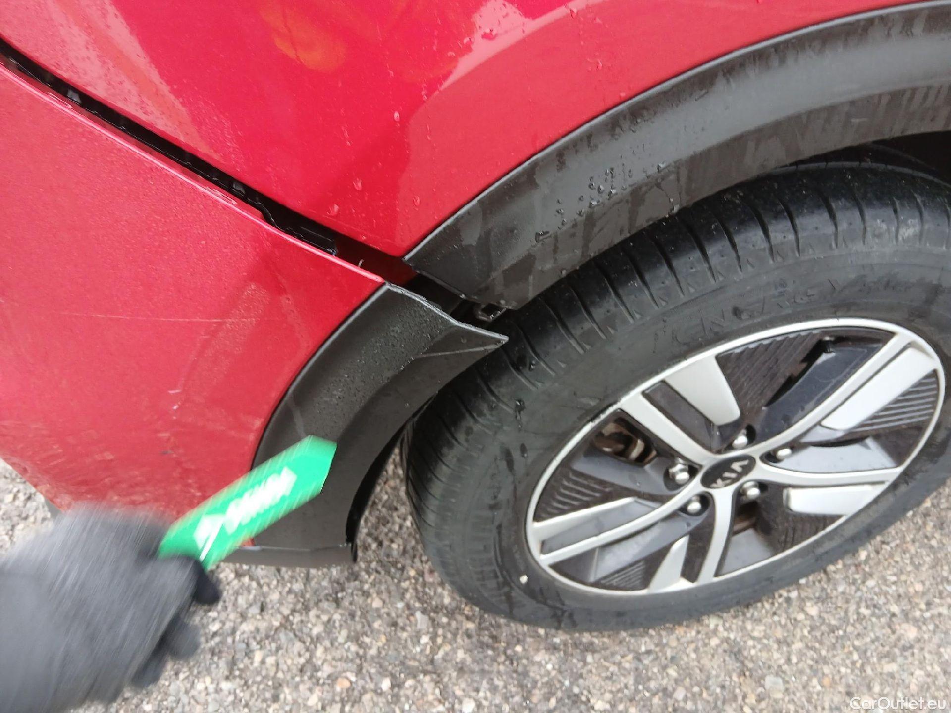  KIA  Niro KIA  / 2019 / 5P / crossover 1.6 GDi HEV 104kW (141CV) Drive #23