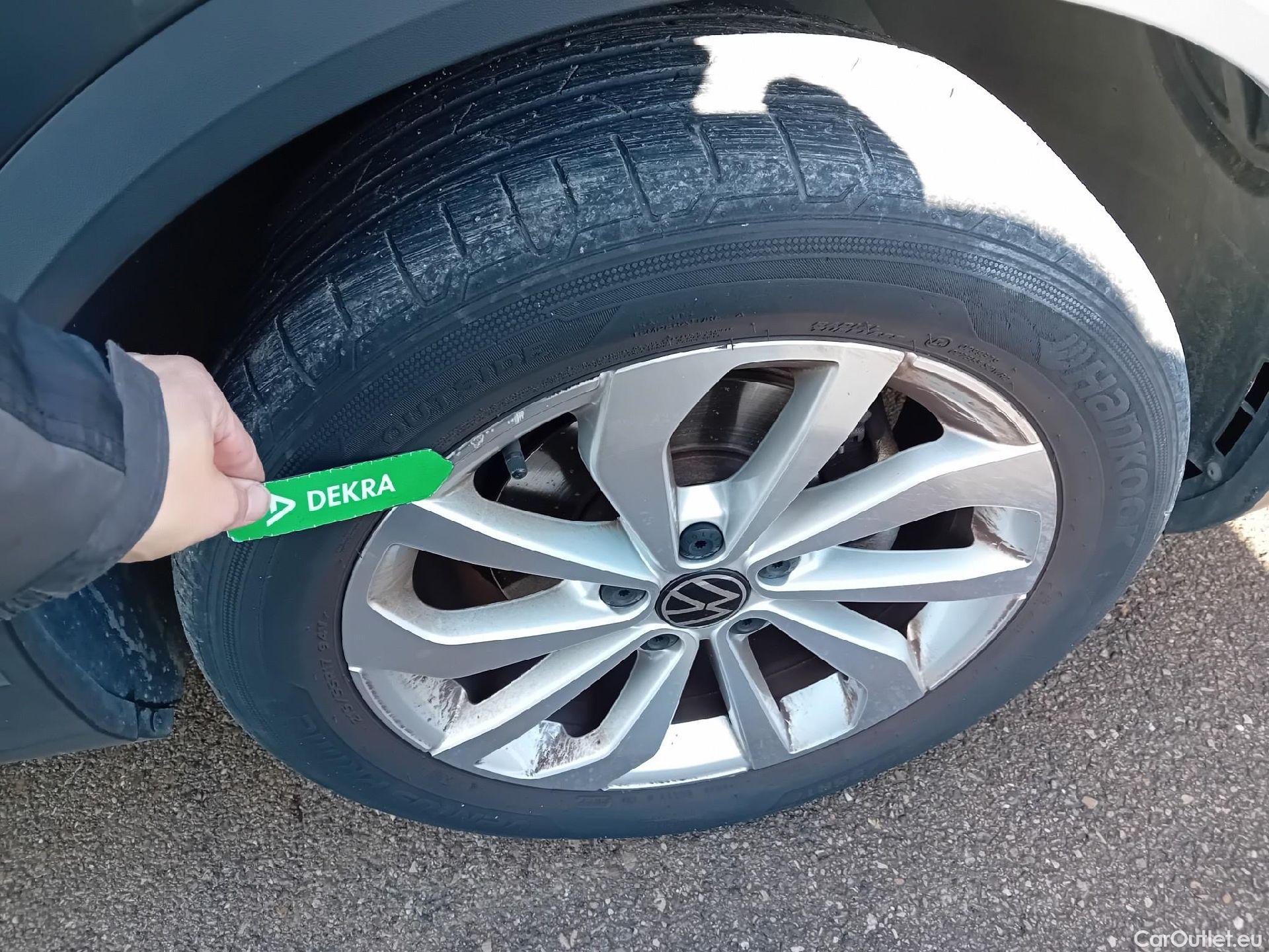  Volkswagen  T-ROC VOLKSWAGEN  / 2021 / 5P / todoterreno Life 2.0 TDI 85kW (115CV) (AC2) #34