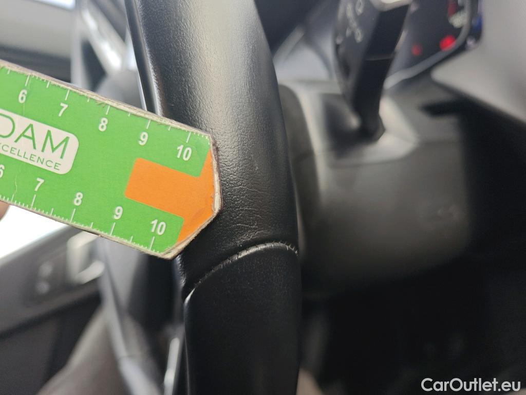  Bmw  Serie 1 BMW  / 2019 / 5P / berlina con portón 118i #19