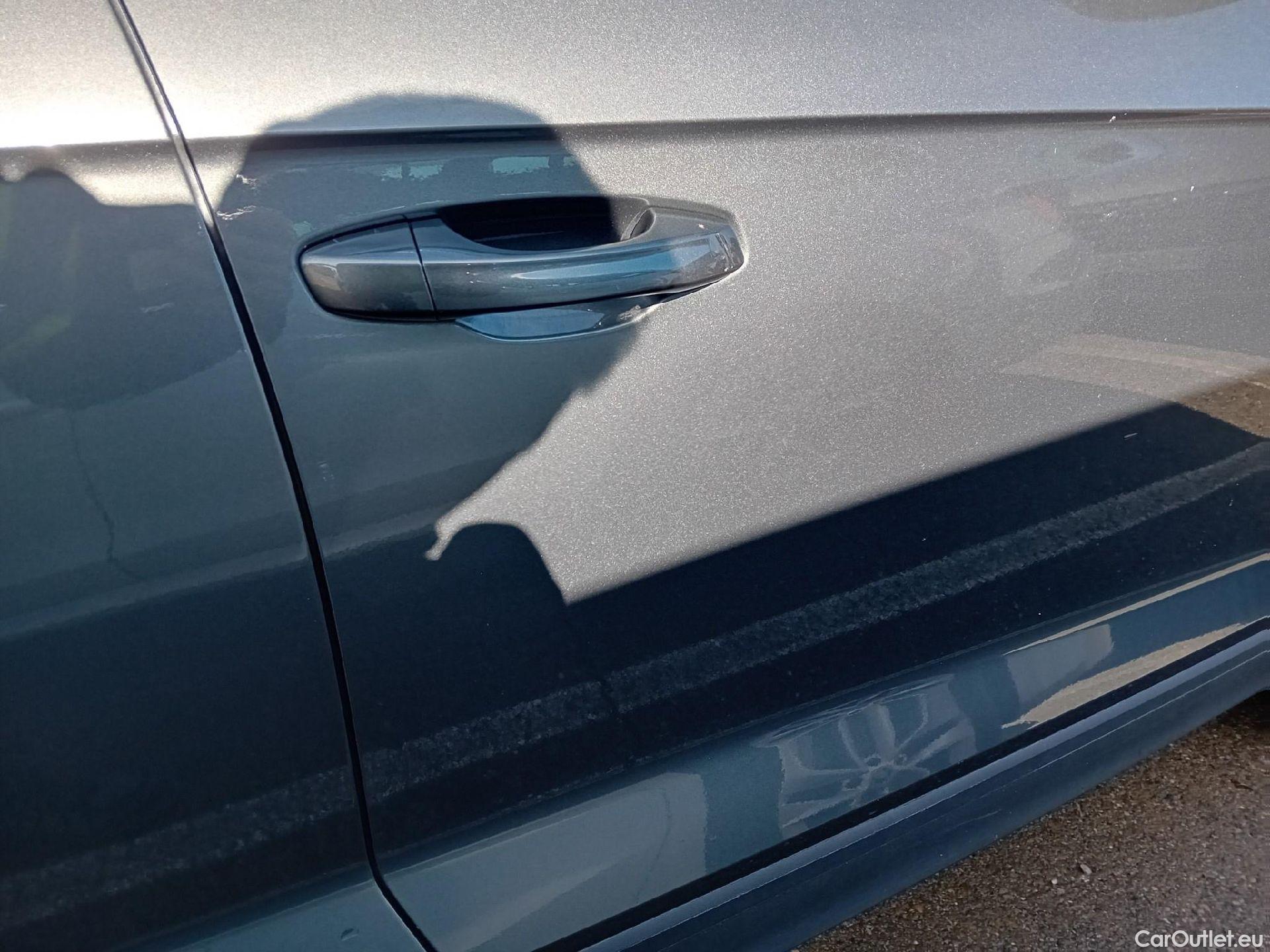  Volkswagen  T-ROC VOLKSWAGEN  / 2021 / 5P / todoterreno Life 2.0 TDI 85kW (115CV) (AC2) #27