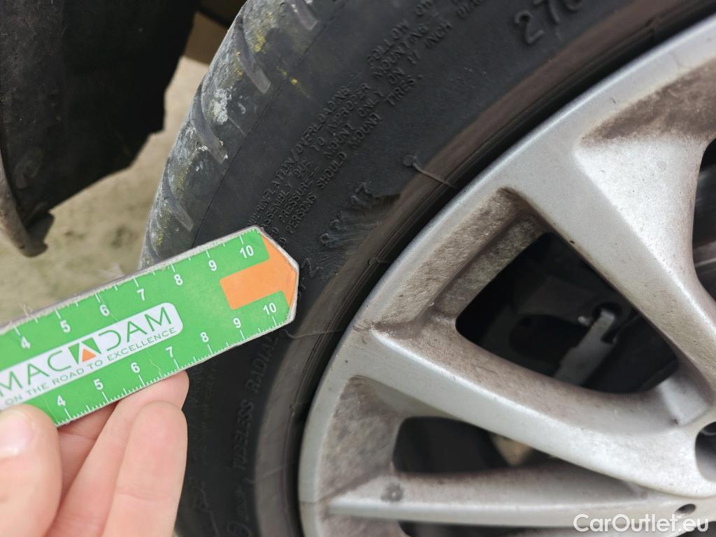  Bmw  Serie 1 BMW  / 2019 / 5P / berlina con portón 118i #10