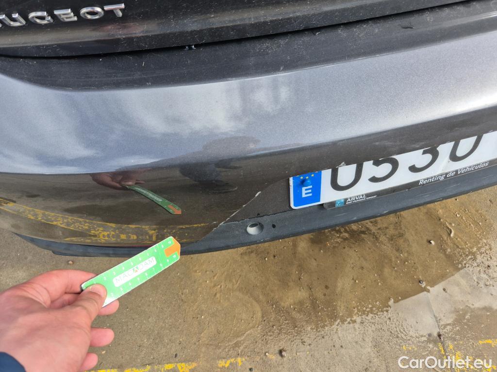  Peugeot  508 PEUGEOT  / 2018 / 5P / berlina con portón 5P Business Line BlueHDi 130 EAT8 (AC) #19