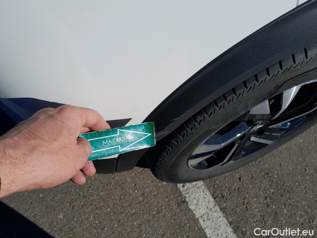  Peugeot  2008 PEUGEOT  / 2019 / 5P / todoterreno Allure BlueHDI 81kW (110CV) #31