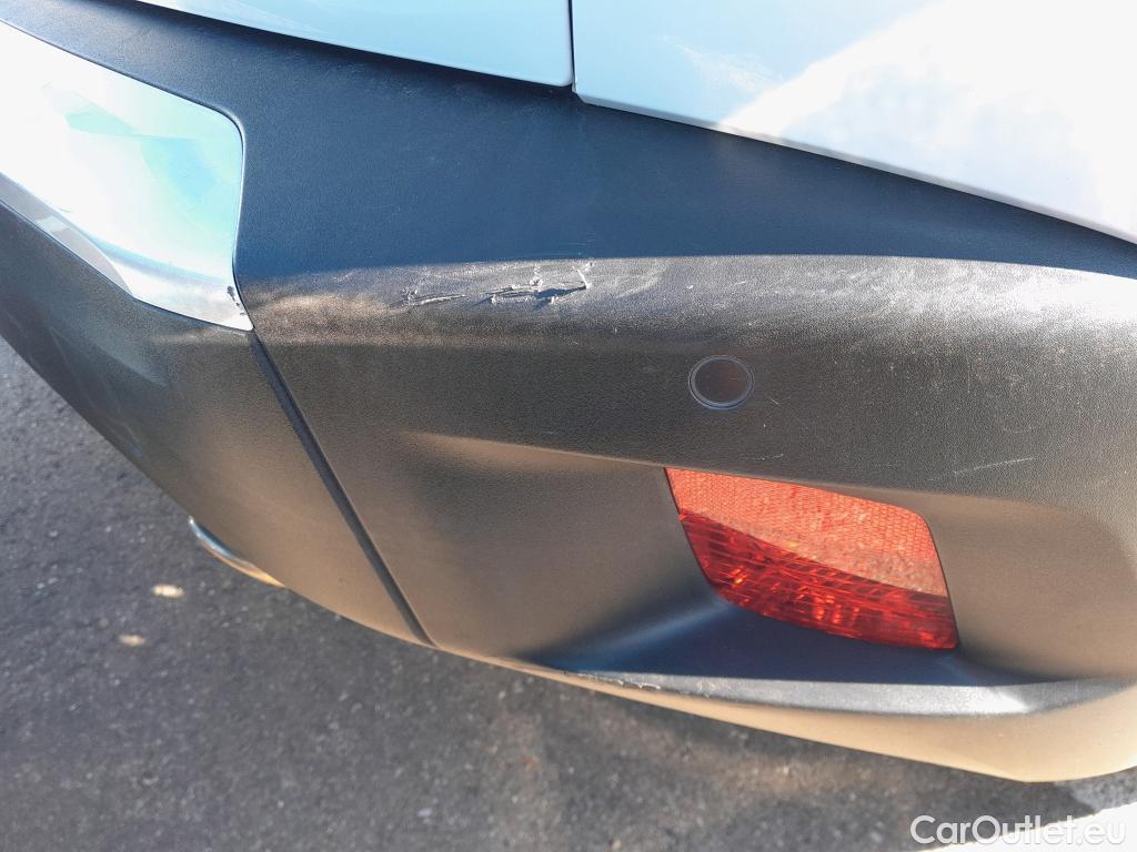  Peugeot  2008 PEUGEOT  / 2019 / 5P / todoterreno Allure BlueHDI 81kW (110CV) #17