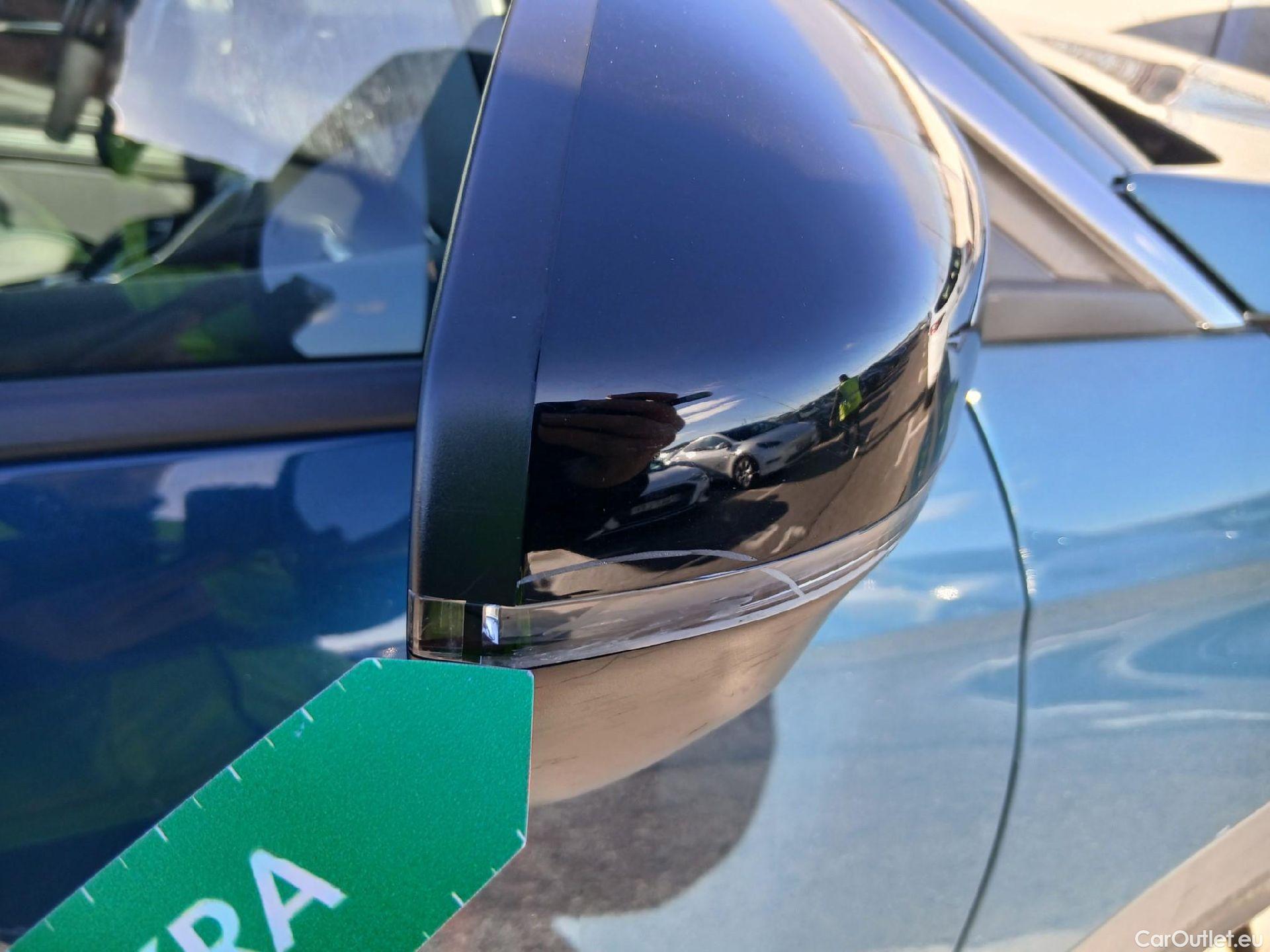  Peugeot  3008 PEUGEOT  / 2020 / 5P / todoterreno 1.5 BlueHDi 96kW (130CV) S&S Allure EAT8 #45