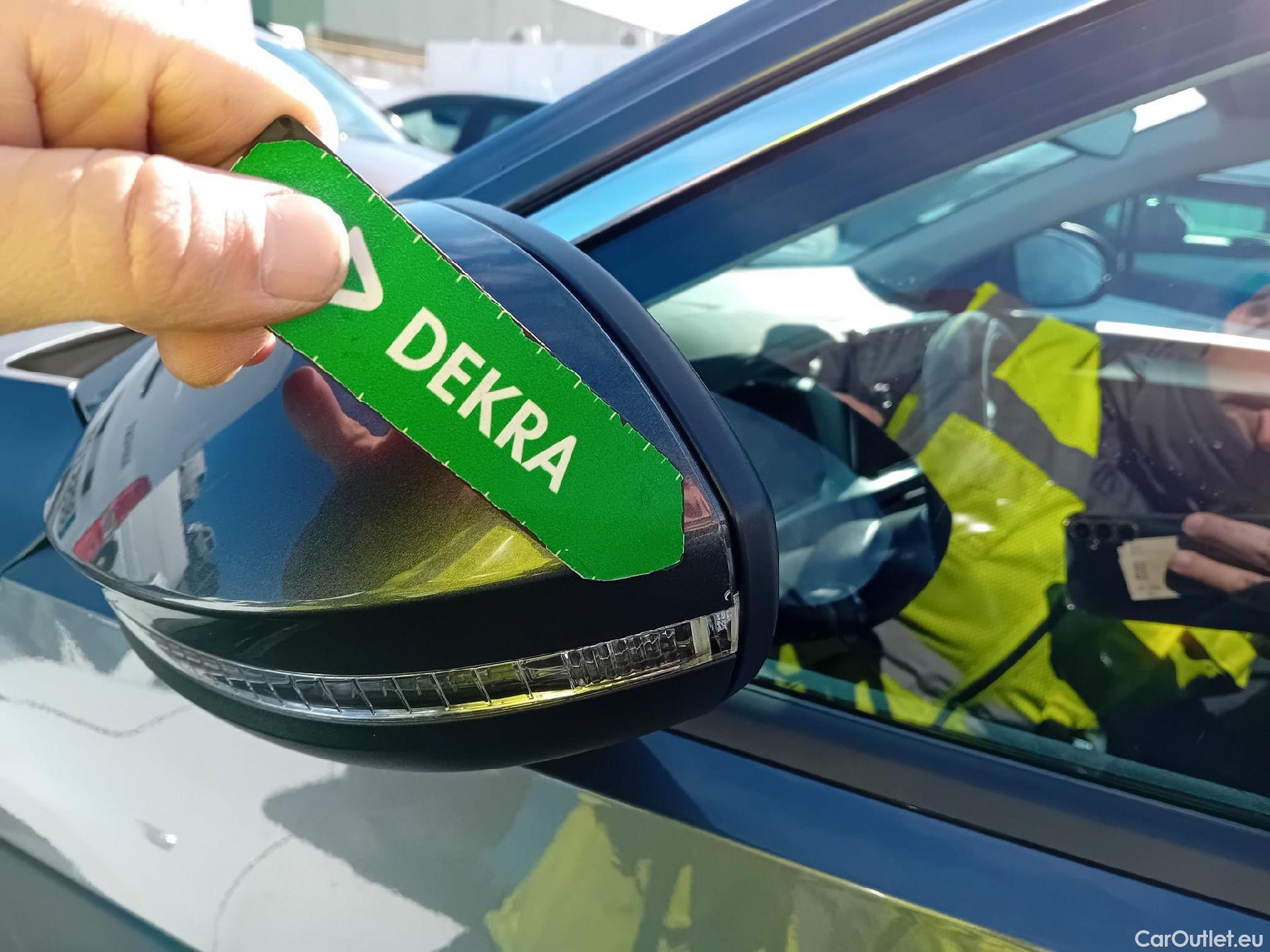  Volkswagen  T-ROC VOLKSWAGEN  / 2021 / 5P / todoterreno Life 2.0 TDI 85kW (115CV) (AC2) #10