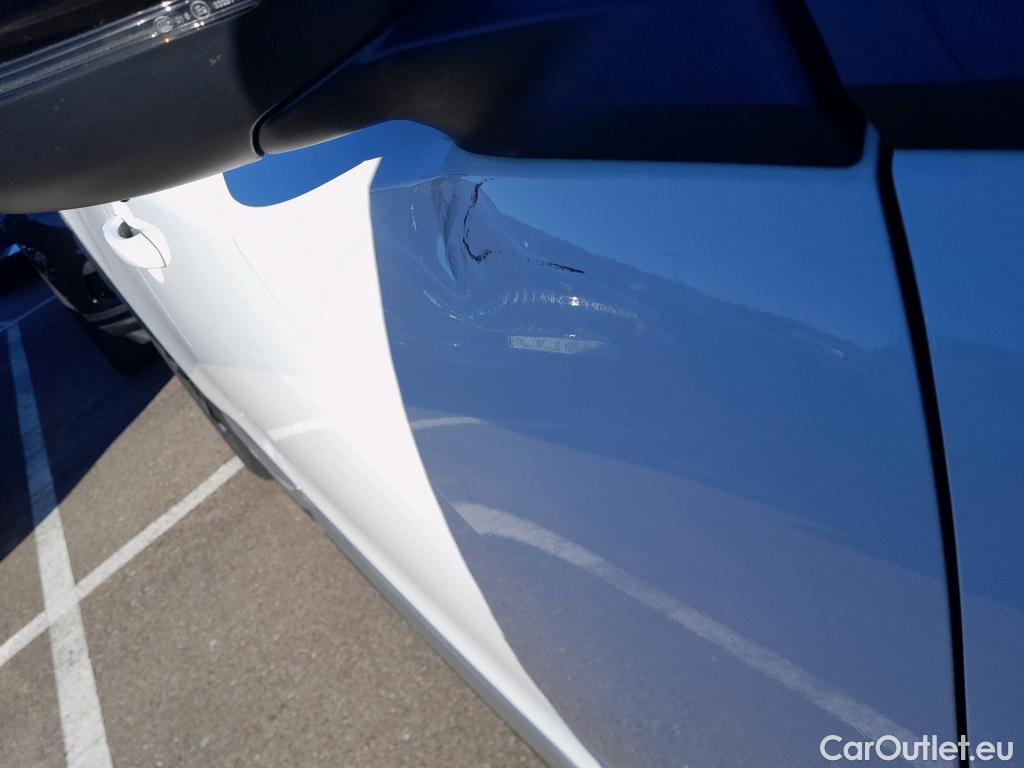  Peugeot  2008 PEUGEOT  / 2019 / 5P / todoterreno Allure BlueHDI 81kW (110CV) #3