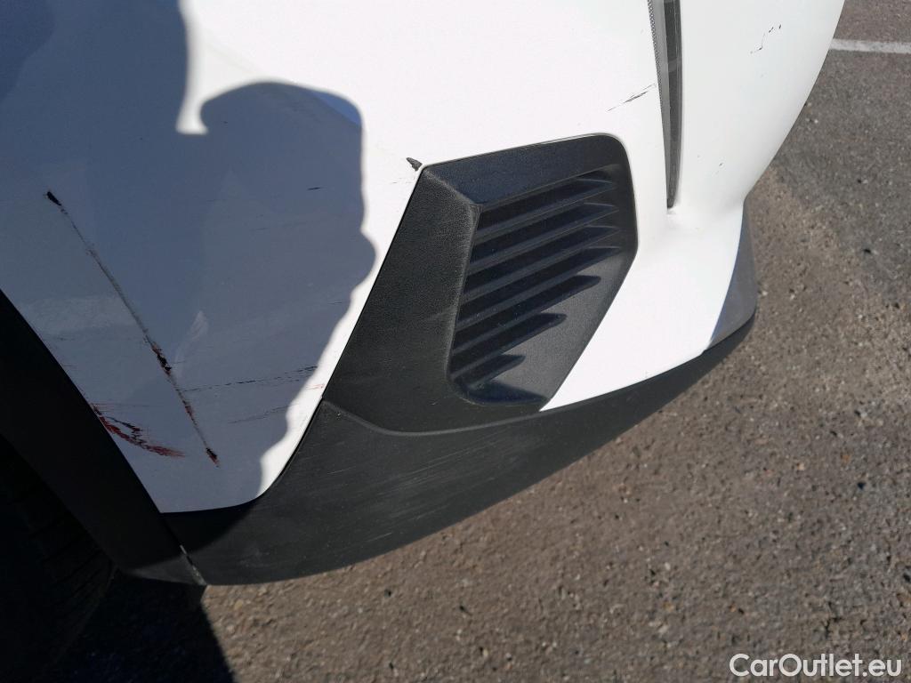  Peugeot  2008 PEUGEOT  / 2019 / 5P / todoterreno Allure BlueHDI 81kW (110CV) #24