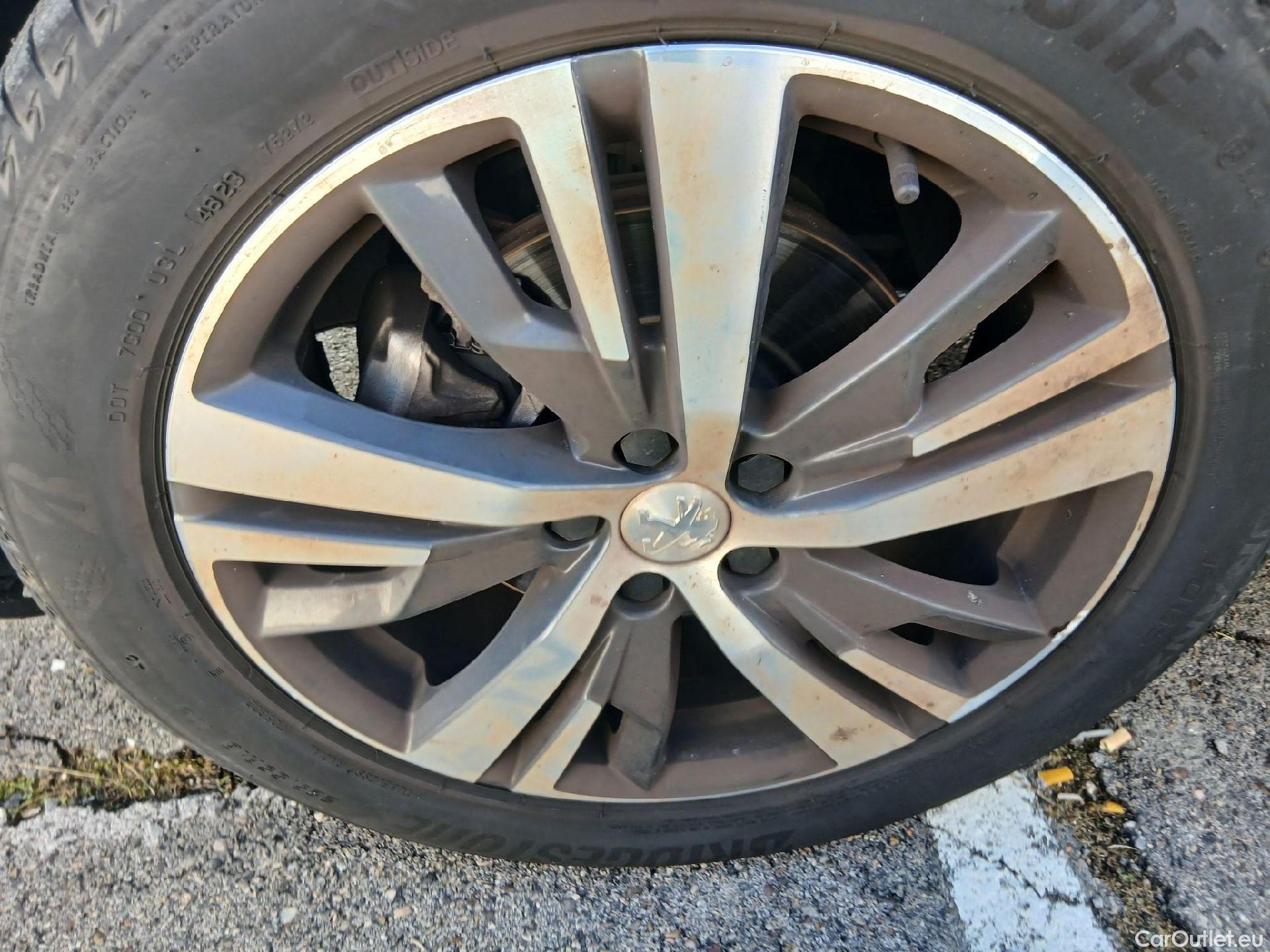  Peugeot  3008 PEUGEOT  / 2020 / 5P / todoterreno 1.5 BlueHDi 96kW (130CV) S&S Allure EAT8 #3