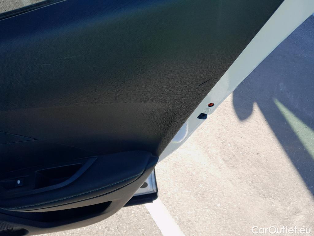  Peugeot  2008 PEUGEOT  / 2019 / 5P / todoterreno Allure BlueHDI 81kW (110CV) #7