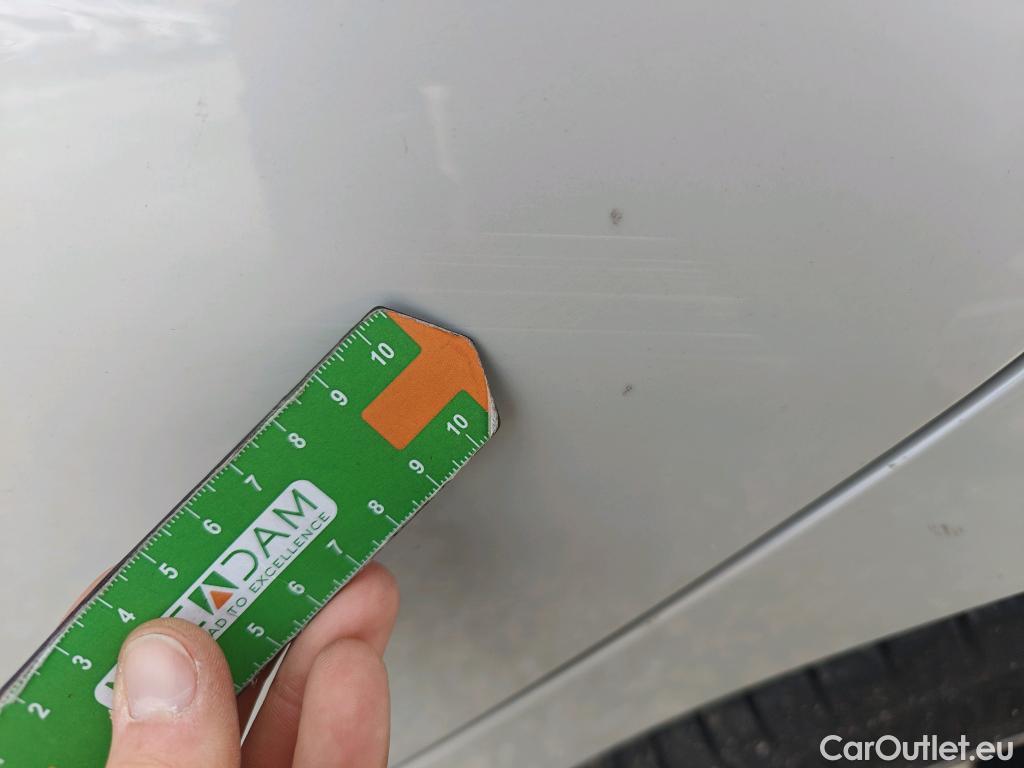  Bmw  Serie 1 BMW  / 2019 / 5P / berlina con portón 118i #7