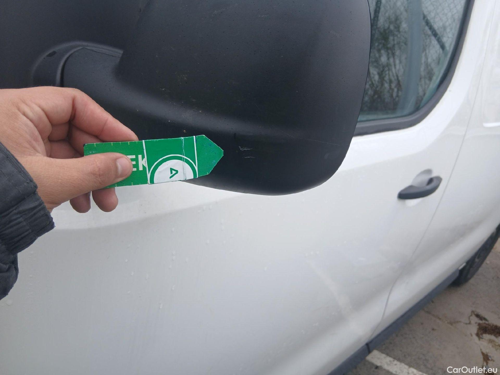  Peugeot  Expert PEUGEOT  / 2016 / 4P / furgón Furgón Premium 1.5 BlueHDi 120 Standard #18