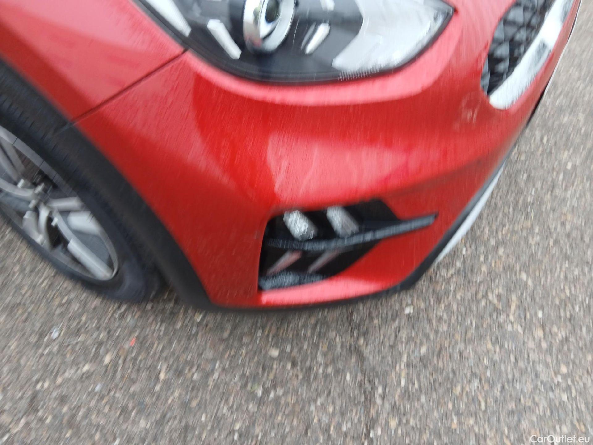  KIA  Niro KIA  / 2019 / 5P / crossover 1.6 GDi HEV 104kW (141CV) Drive #1