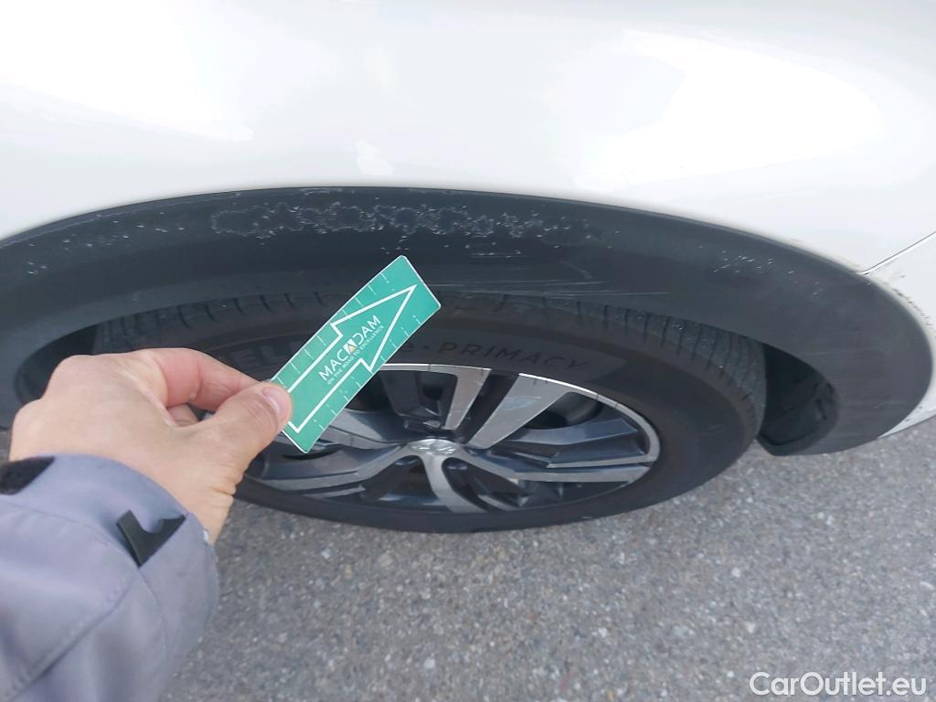  Peugeot  3008 PEUGEOT  Hybrid / 2016 / 5P / todoterreno 225 e-EAT8 GT Line #25