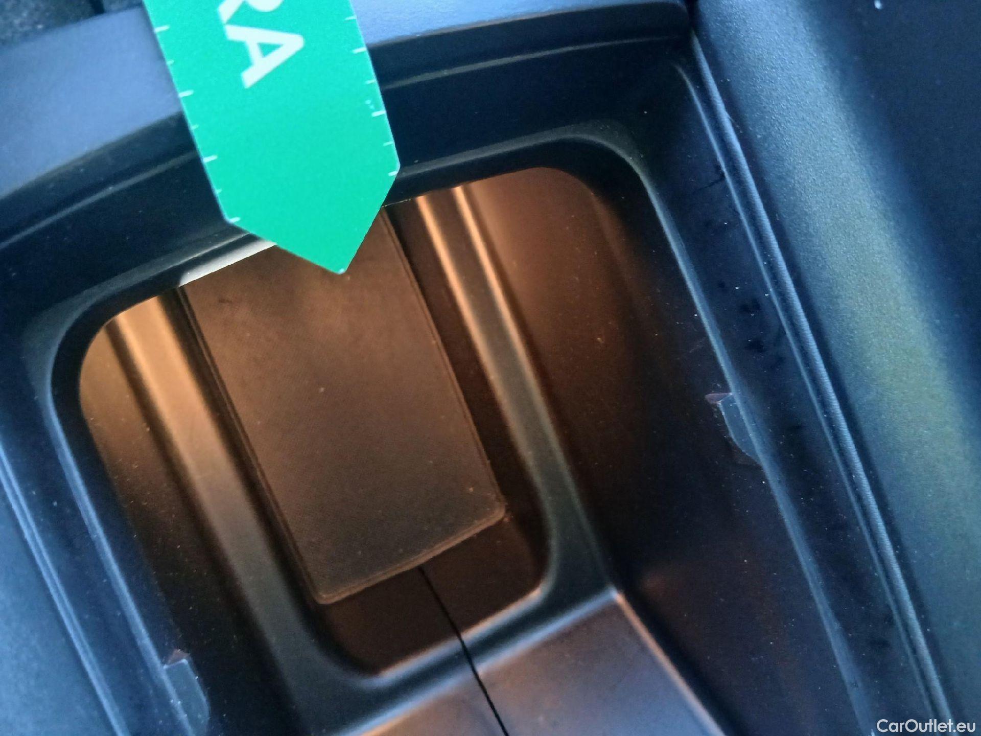  Peugeot  3008 PEUGEOT  / 2020 / 5P / todoterreno 1.5 BlueHDi 96kW (130CV) S&S Allure EAT8 #1