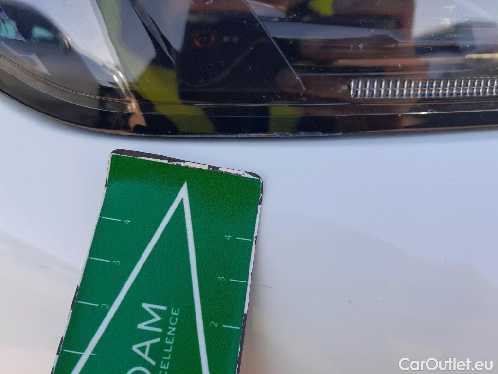  Peugeot  2008 PEUGEOT  / 2019 / 5P / todoterreno Allure BlueHDI 81kW (110CV) #2