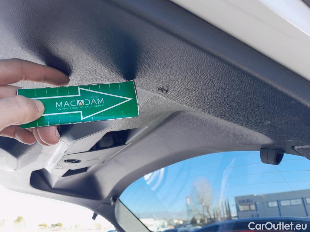  Peugeot  2008 PEUGEOT  / 2019 / 5P / todoterreno Allure BlueHDI 81kW (110CV) #16