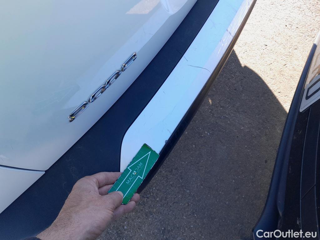  Peugeot  2008 PEUGEOT  / 2019 / 5P / todoterreno Allure BlueHDI 81kW (110CV) #23