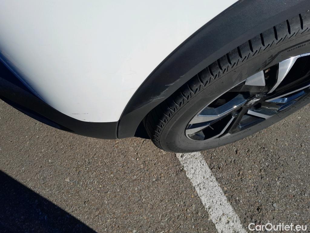  Peugeot  2008 PEUGEOT  / 2019 / 5P / todoterreno Allure BlueHDI 81kW (110CV) #30