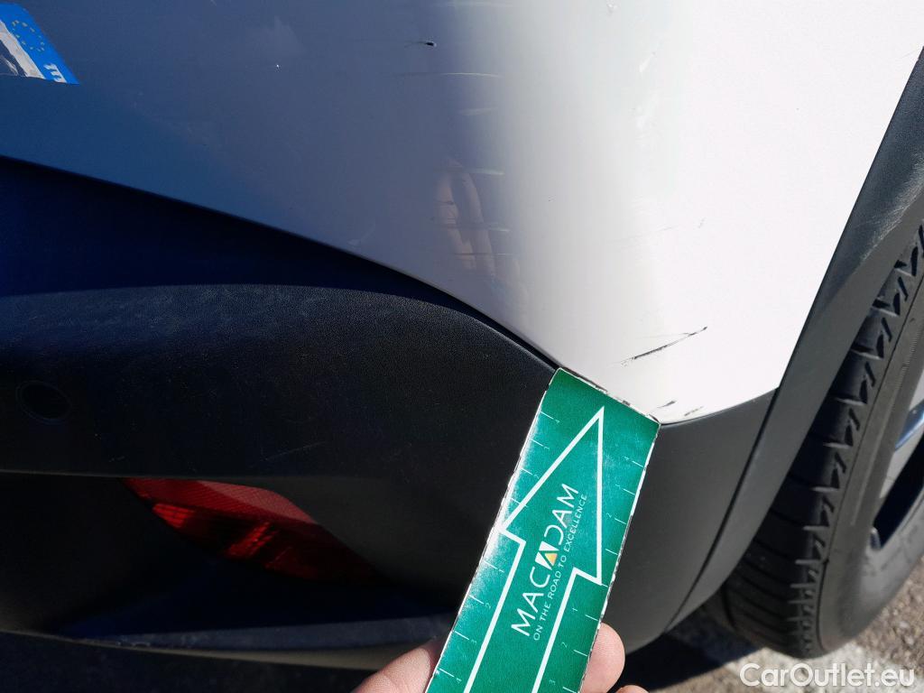  Peugeot  2008 PEUGEOT  / 2019 / 5P / todoterreno Allure BlueHDI 81kW (110CV) #26