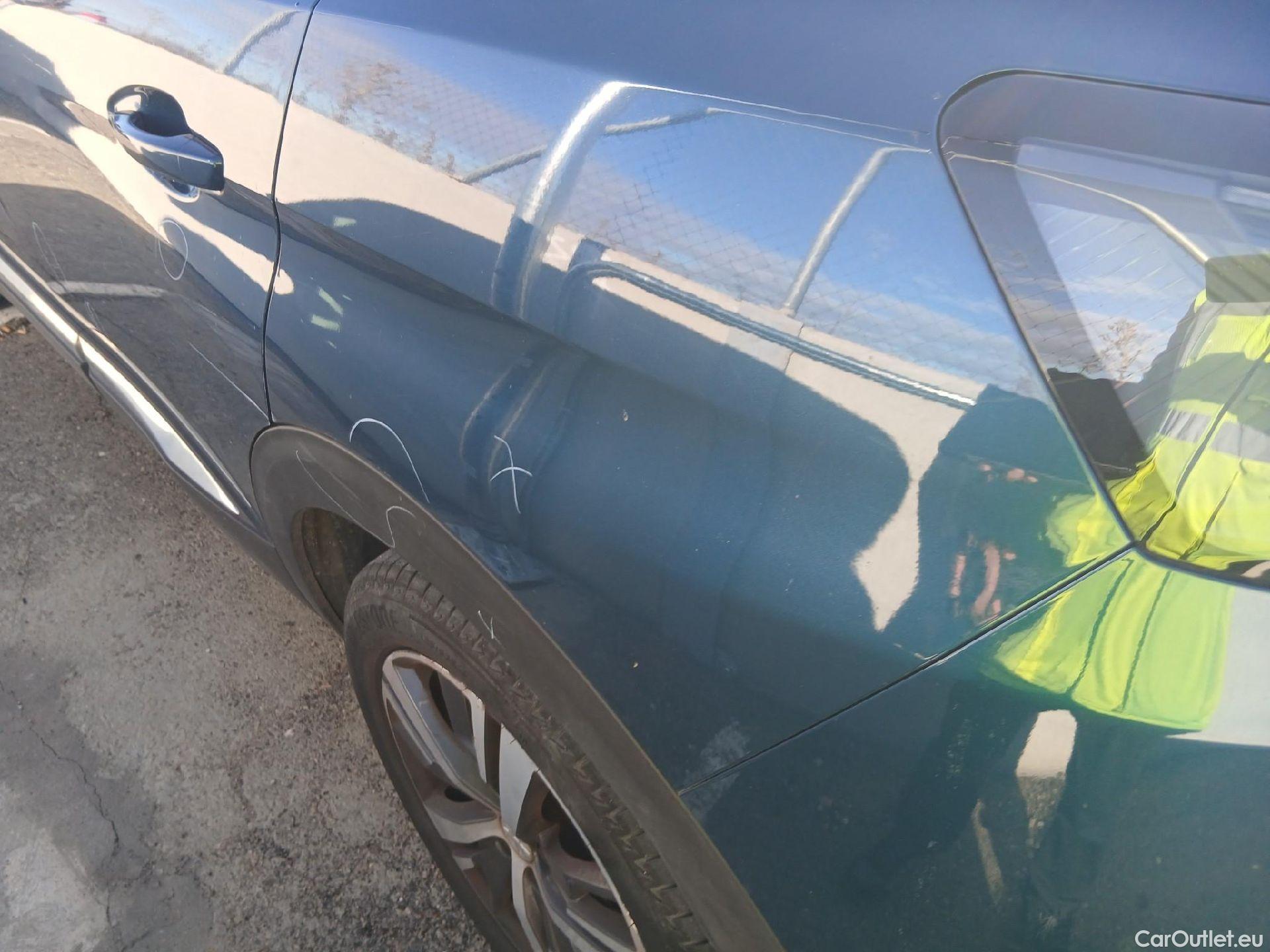  Peugeot  3008 PEUGEOT  / 2020 / 5P / todoterreno 1.5 BlueHDi 96kW (130CV) S&S Allure EAT8 #33