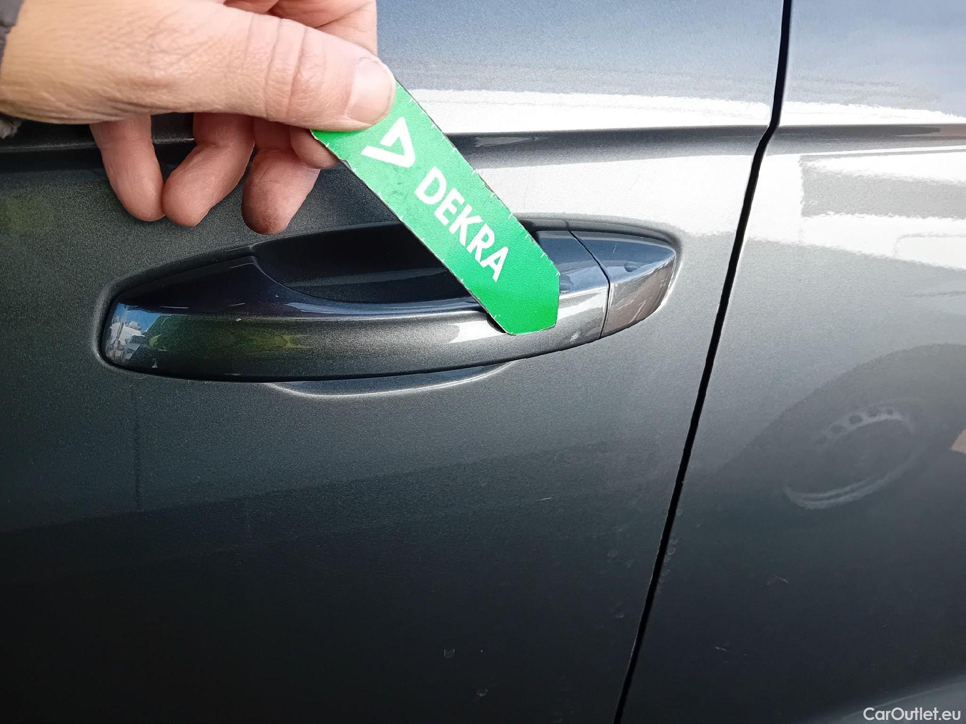  Volkswagen  T-ROC VOLKSWAGEN  / 2021 / 5P / todoterreno Life 2.0 TDI 85kW (115CV) (AC2) #11