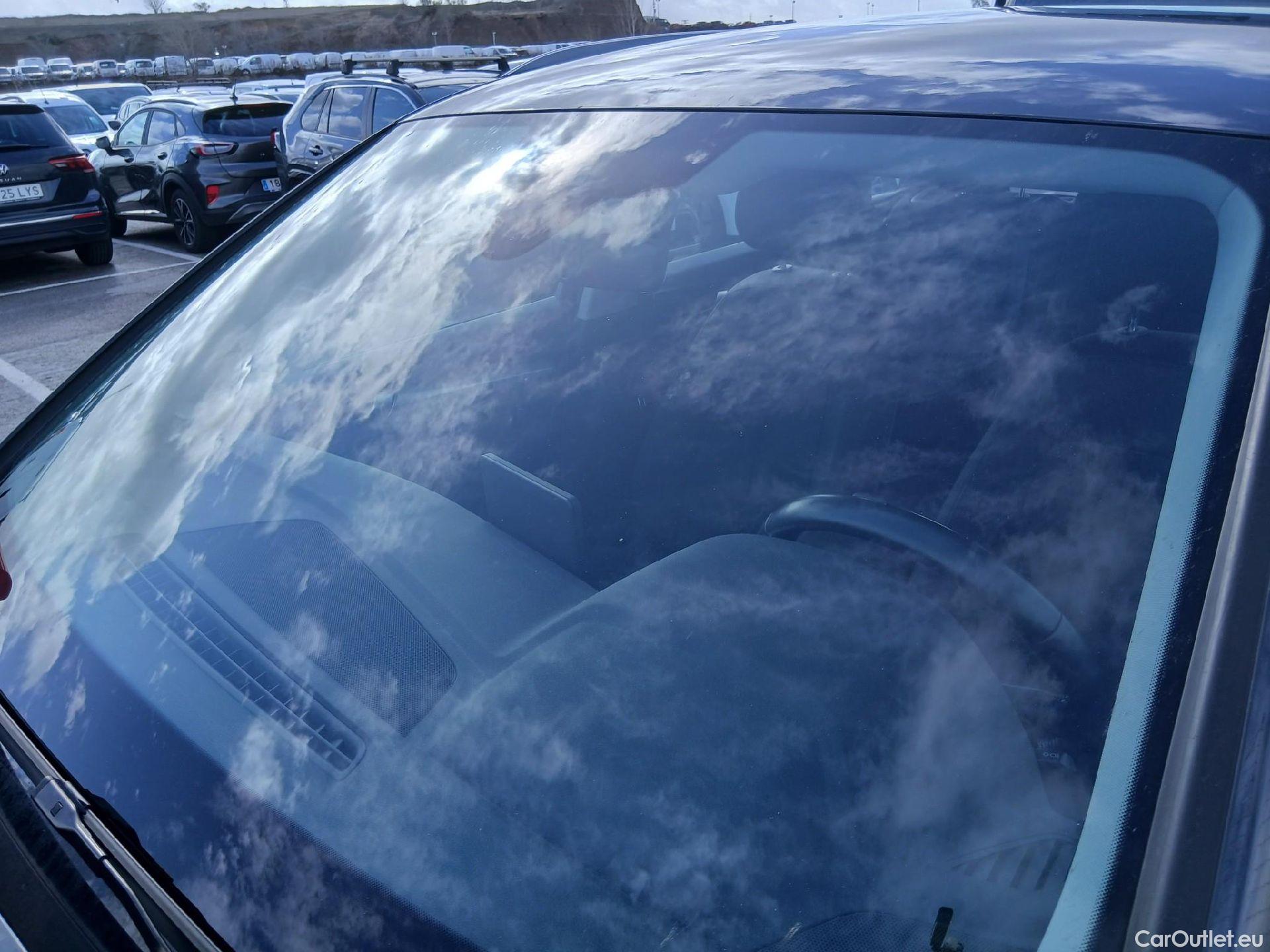  Audi  Q5 AUDI  / 2016 / 5P / todoterreno Design 35 TDI 120kW S tronic (AC) #4