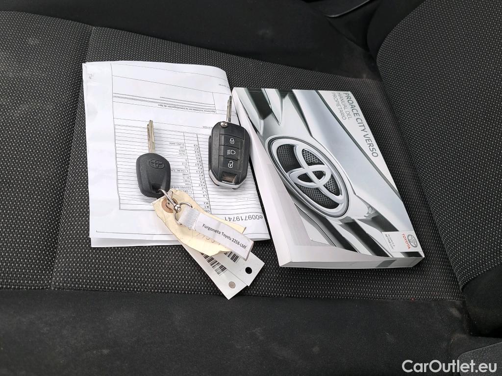  Toyota  Proace TOYOTA  City / 2020 / 4P / combi 1.5D 75kW (100CV) GX L1 (CX) #30