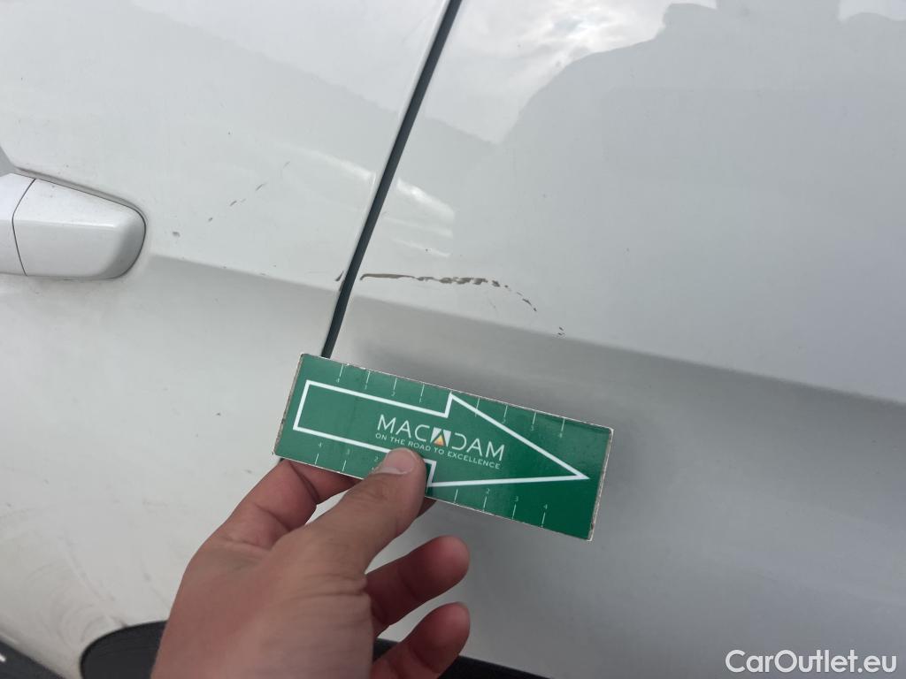  Peugeot  3008 PEUGEOT  / 2016 / 5P / todoterreno 1.5 BlueHDi 96kW (130CV) S&S Allure EAT8 #24