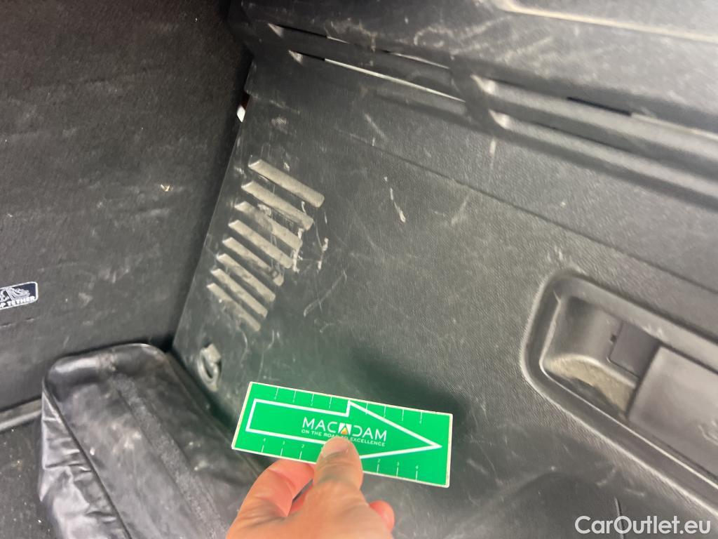  Peugeot  3008 PEUGEOT  / 2016 / 5P / todoterreno 1.5 BlueHDi 96kW (130CV) S&S Allure EAT8 #28