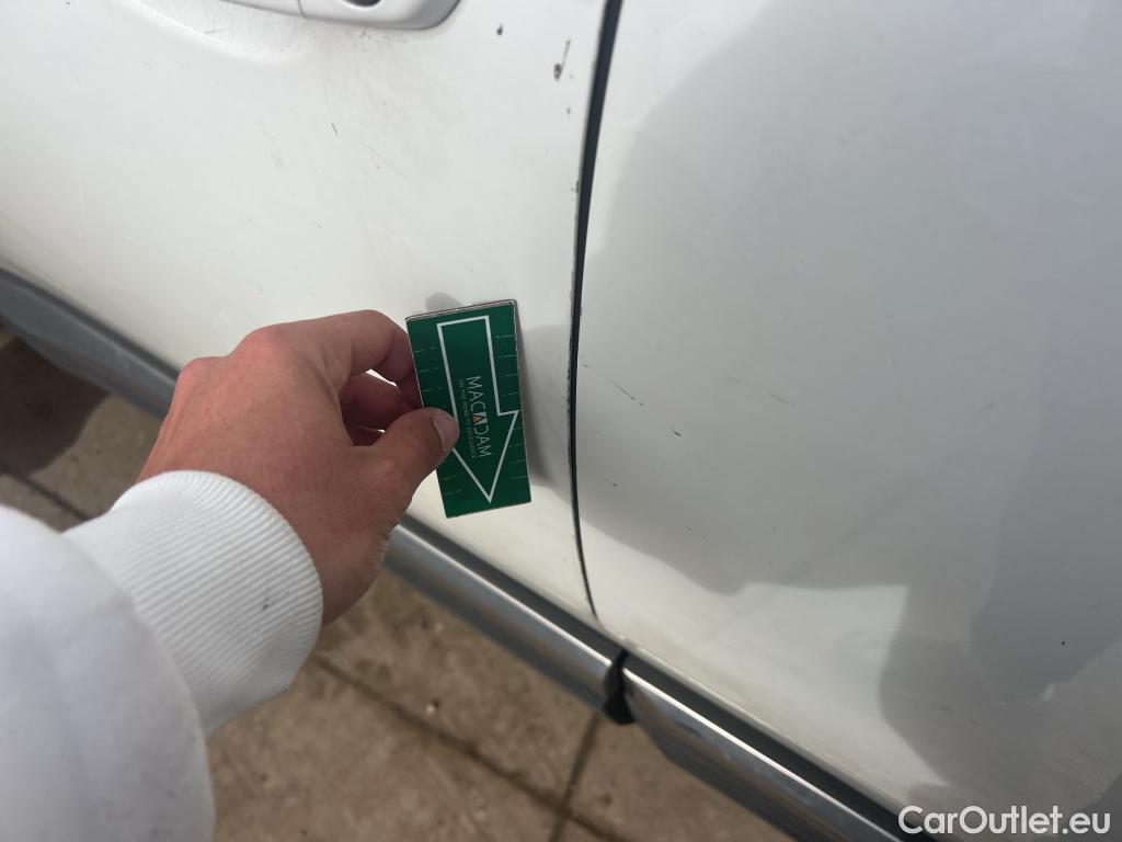  Peugeot  3008 PEUGEOT  / 2016 / 5P / todoterreno 1.5 BlueHDi 96kW (130CV) S&S Allure EAT8 #18