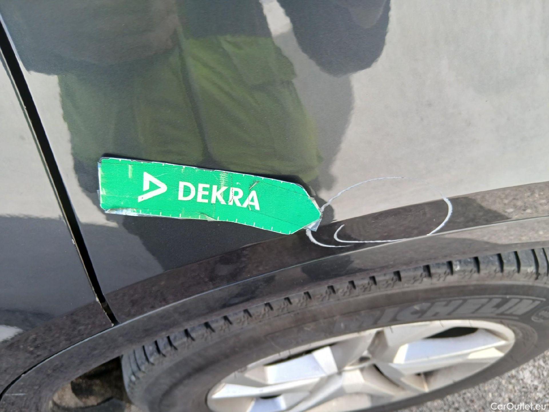  Audi  Q5 AUDI  / 2016 / 5P / todoterreno Design 35 TDI 120kW S tronic (AC) #27