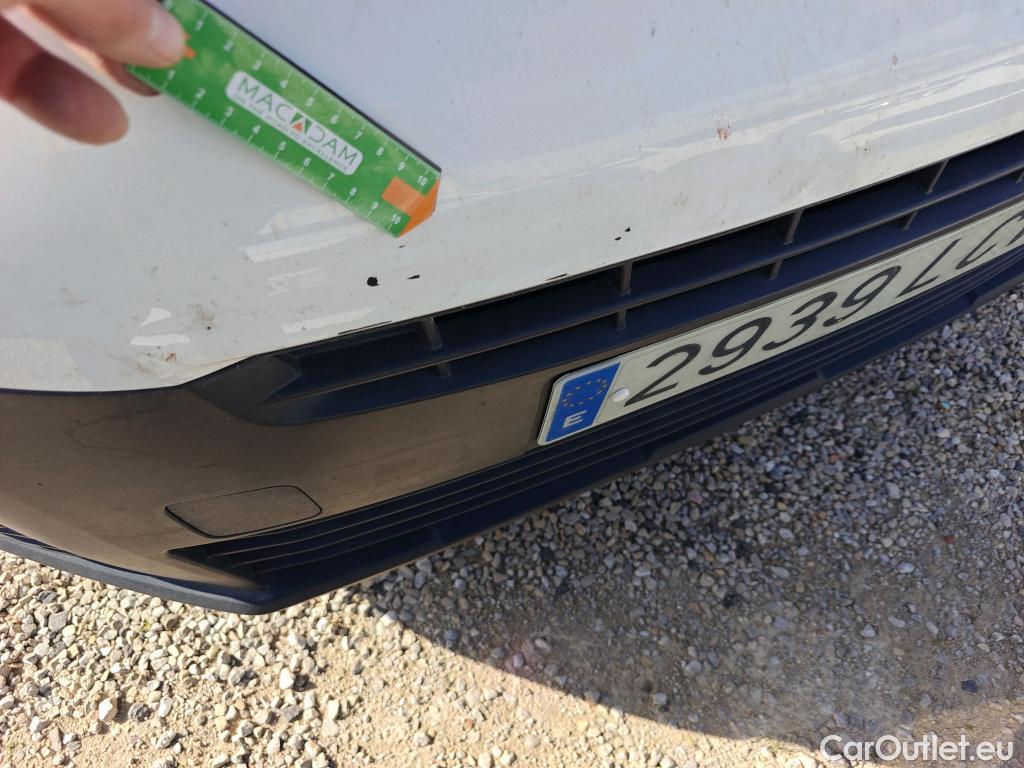  Citroen  Berlingo CITROEN  / 2018 / 4P / combi Talla M BlueHDi 100 LIVE (AC) #29