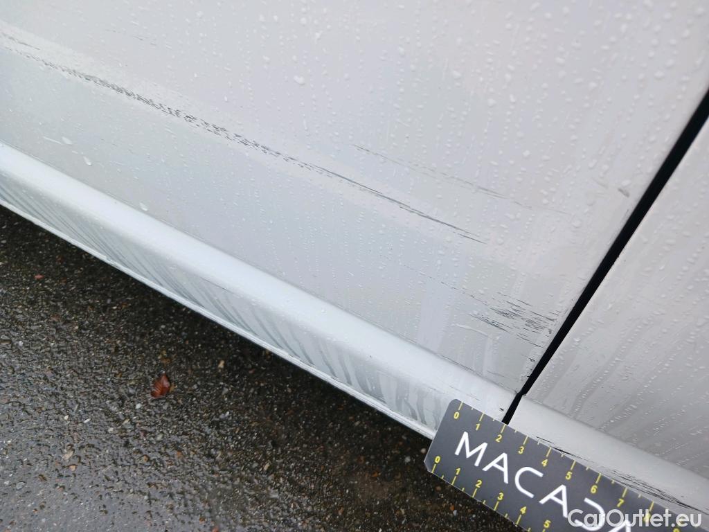  Land Rover  Discovery VOLKSWAGEN Transporter / 2020 / 4P / furgón Furgón Corto TN 2.0 TDI 110kW 4MO #10