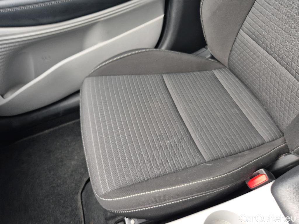  Hyundai  i20 HYUNDAI  / 2020 / 5P / berlina con portón 1.0 TGDI 74kW (100CV) 48V Tecno #36