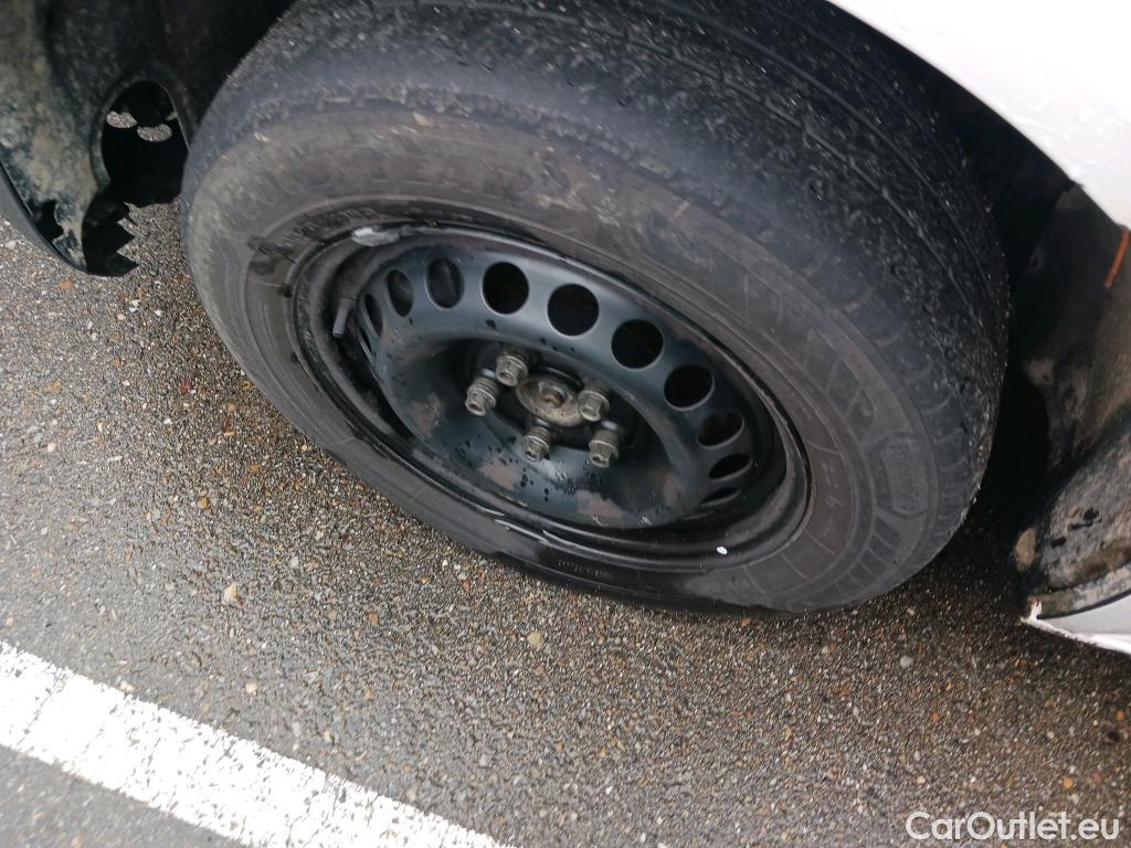  Land Rover  Discovery VOLKSWAGEN Transporter / 2020 / 4P / furgón Furgón Corto TN 2.0 TDI 110kW 4MO #40