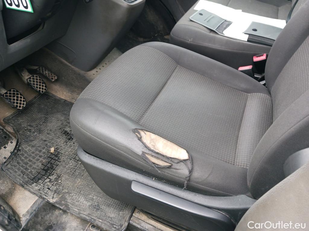  Land Rover  Discovery VOLKSWAGEN Transporter / 2020 / 4P / furgón Furgón Corto TN 2.0 TDI 110kW 4MO #18