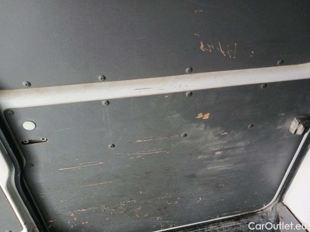  Land Rover  Discovery VOLKSWAGEN Transporter / 2020 / 4P / furgón Furgón Corto TN 2.0 TDI 110kW 4MO #32