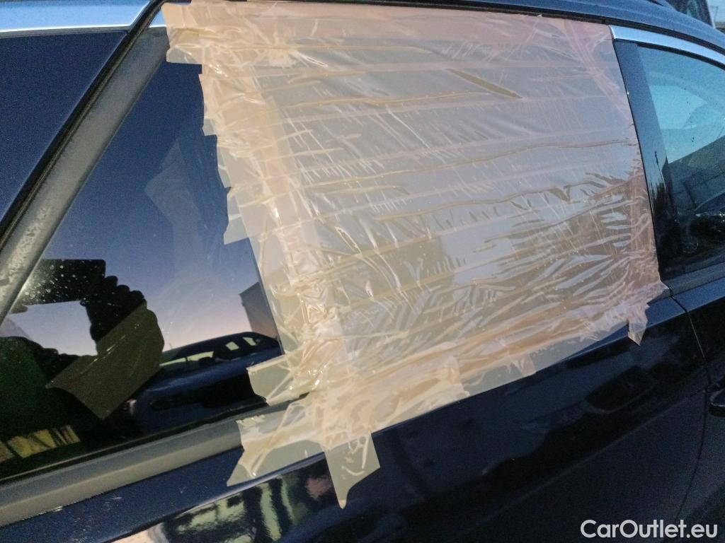  Volkswagen  T-ROC VOLKSWAGEN  / 2017 / 5P / todoterreno Advance 1.0 TSI 81kW (110CV) #4